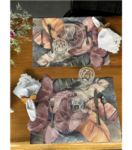 Jogo americano em tecido impermevel cortado a laser com estampa de borboleta para decorao de mesa posta. 