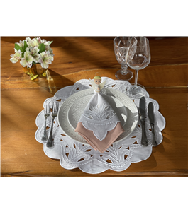 Americano mais guardanapo com bordado em Richelieu para decorao de mesa posta 