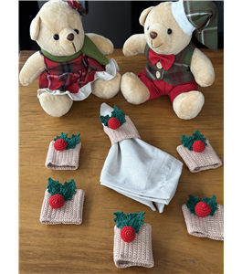 porta guardanapo em croch para decorao da mesa posta de Natal com azevinhos.